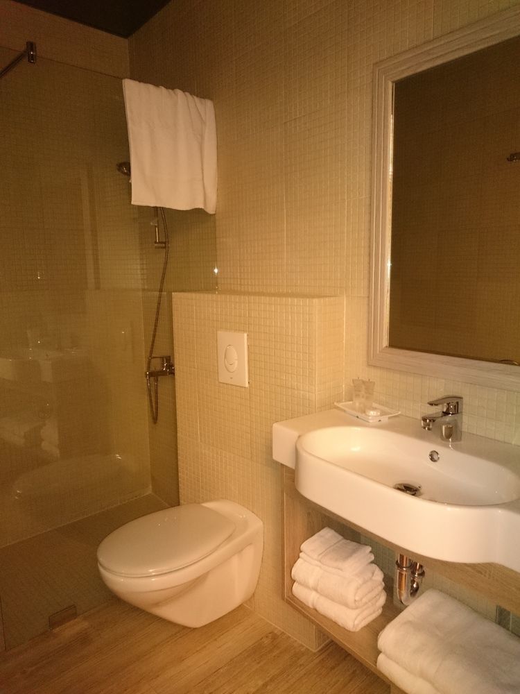 Hotello Guest Suites Jounieh Exterior foto