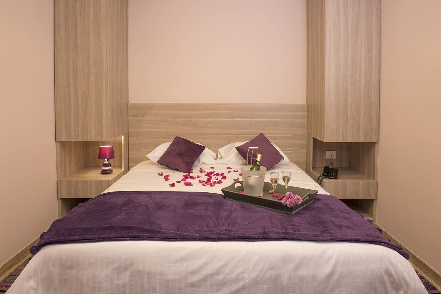 Hotello Guest Suites Jounieh Exterior foto